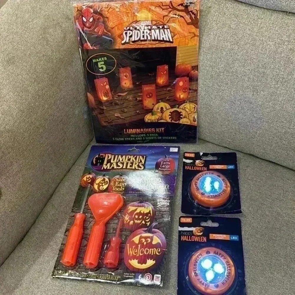 Pumpkin carving kit, Spider-Man luminaries kit and 2 pumpkin lights, new